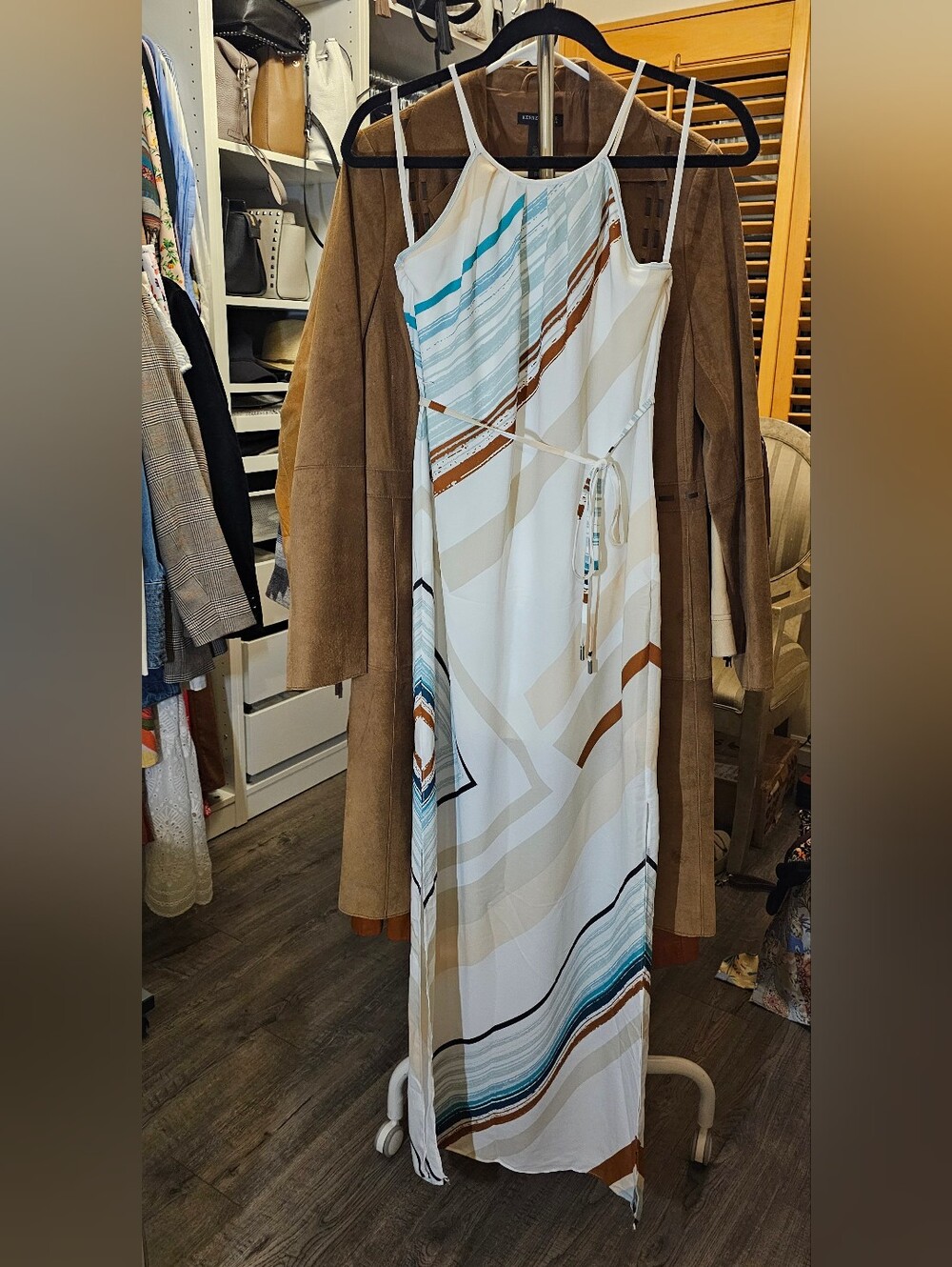 White House Black Market Pillar Dress. Size 6P.